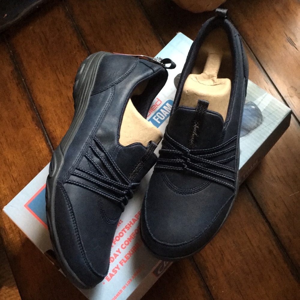 Navy Skechers (Leather Look)